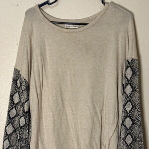 Lavish Tan Top w Snake Print Sleeves